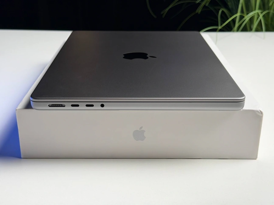 ВЖИВАНИЙ Б/У MacBook Pro 14" Space Gray (MKGP3) 2021 - International English - Стан: гарний | Акумулятор: 88% | Комплектація: повний | Гарантія: 3 міс.