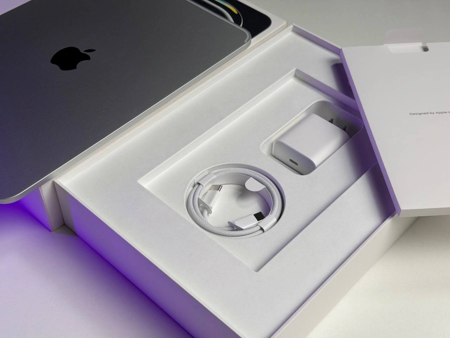 ВІТРИННИЙ Планшет Apple iPad Pro 11" M5 2025 Wi-Fi 1TB with Standard glass - Silver (MDWQ4) - Стан: ідеальний | Акумулятор: 100% | Комплектація: повний | Гарантія: 3 міс.