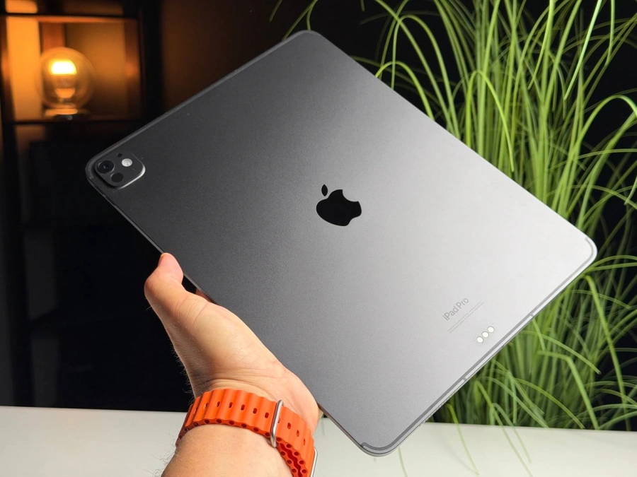 ВЖИВАНИЙ Б/У Планшет Apple iPad Pro 13" M4 2024 Wi-Fi + Cellular 512GB with Standard glass - Space Black (MVXU3) - Стан: гарний | Акумулятор: 100% | Комплектація: iPad, кабель | Гарантія: 3 міс.