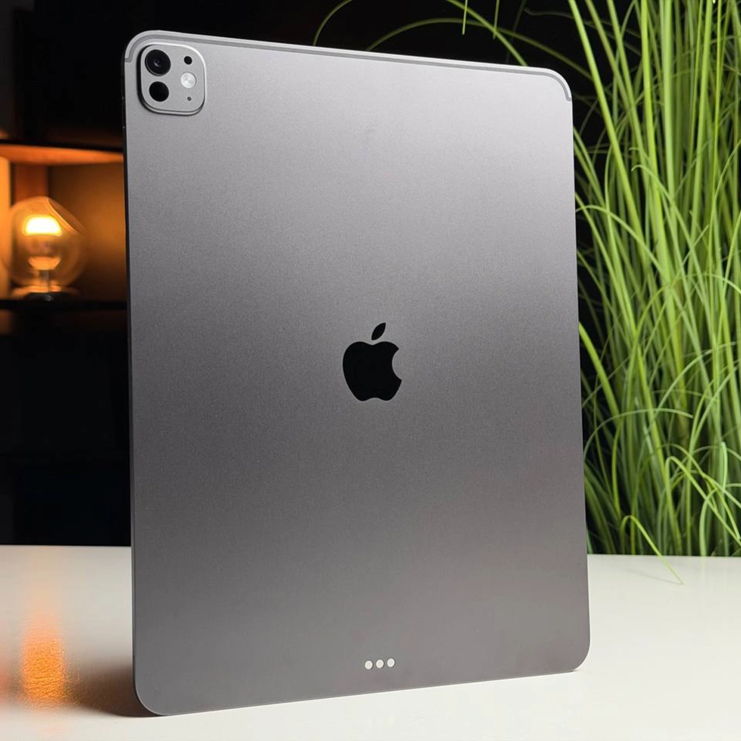 ВІТРИННИЙ Планшет Apple iPad Pro 13" M5 2025 Wi-Fi 256GB with Standard glass - Space Black (MDYJ4) - Стан: ідеальний | Акумулятор: 100% | Комплектація: iPad, кабель | Гарантія: 3 міс.