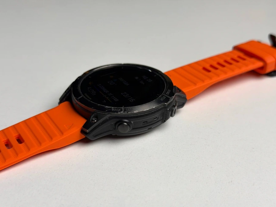 ВЖИВАНИЙ Б/У Смарт-часы Garmin Epix Pro (Gen 2) Sapphire Edition | 47 mm Carbon Gray DLC Titanium with Orange Band (010-02803-11) - Состояние: хороший | Комплектация: полный | Гарантия: 3 мес.