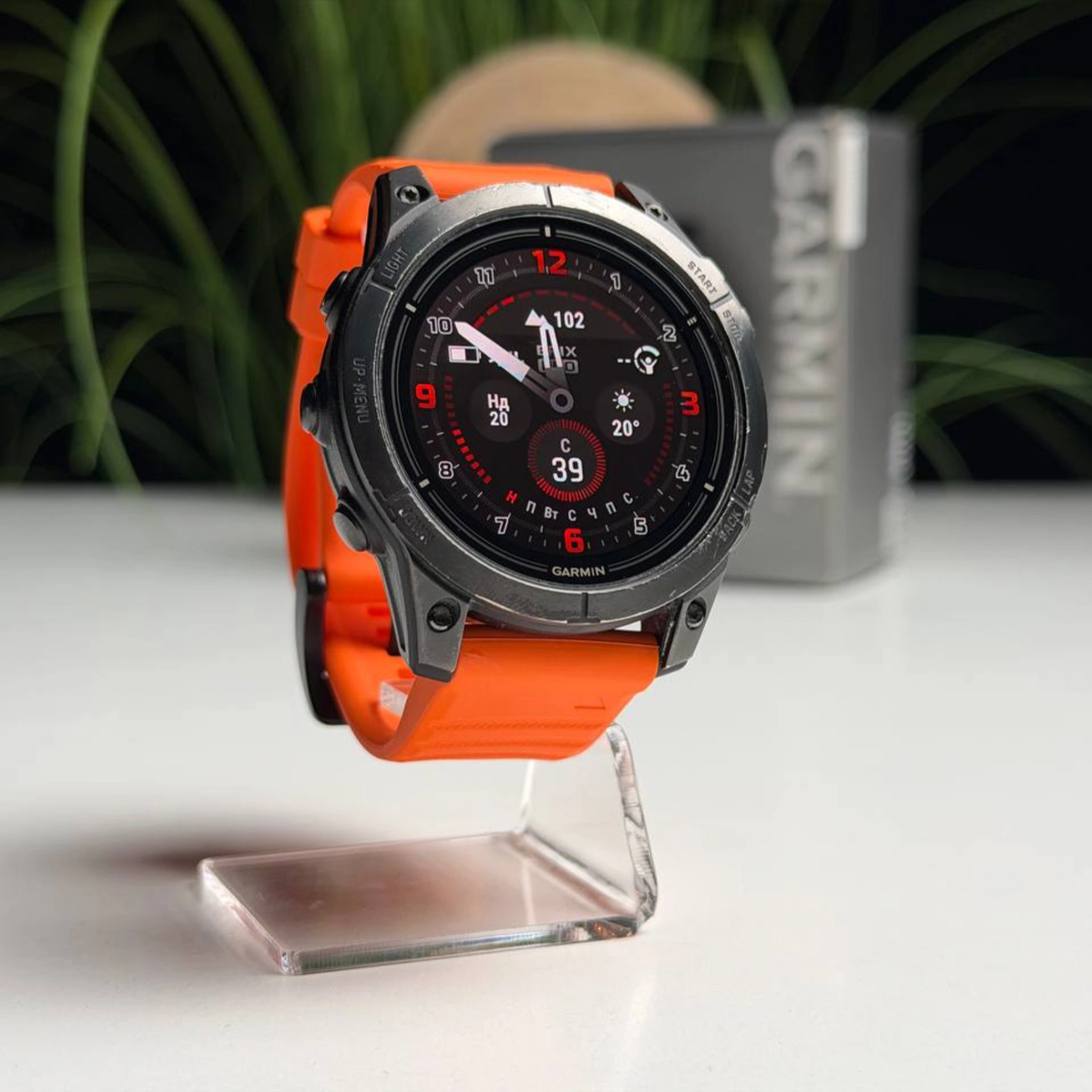 ВЖИВАНИЙ Б/У Смарт-часы Garmin Epix Pro (Gen 2) Sapphire Edition | 47 mm Carbon Gray DLC Titanium with Orange Band (010-02803-11) - Состояние: хороший | Комплектация: полный | Гарантия: 3 мес.