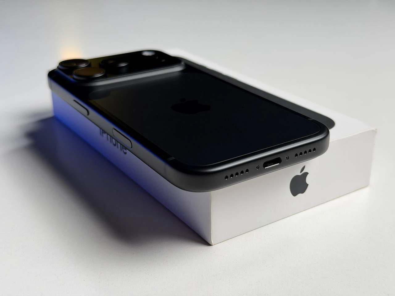 ВИТРИННЫЙ Apple iPhone 18 Pro 256GB Black (MJRP4) - Состояние: идеальное | Аккумулятор: 100% Комплектация: полный | Гарантия: 12 мес.