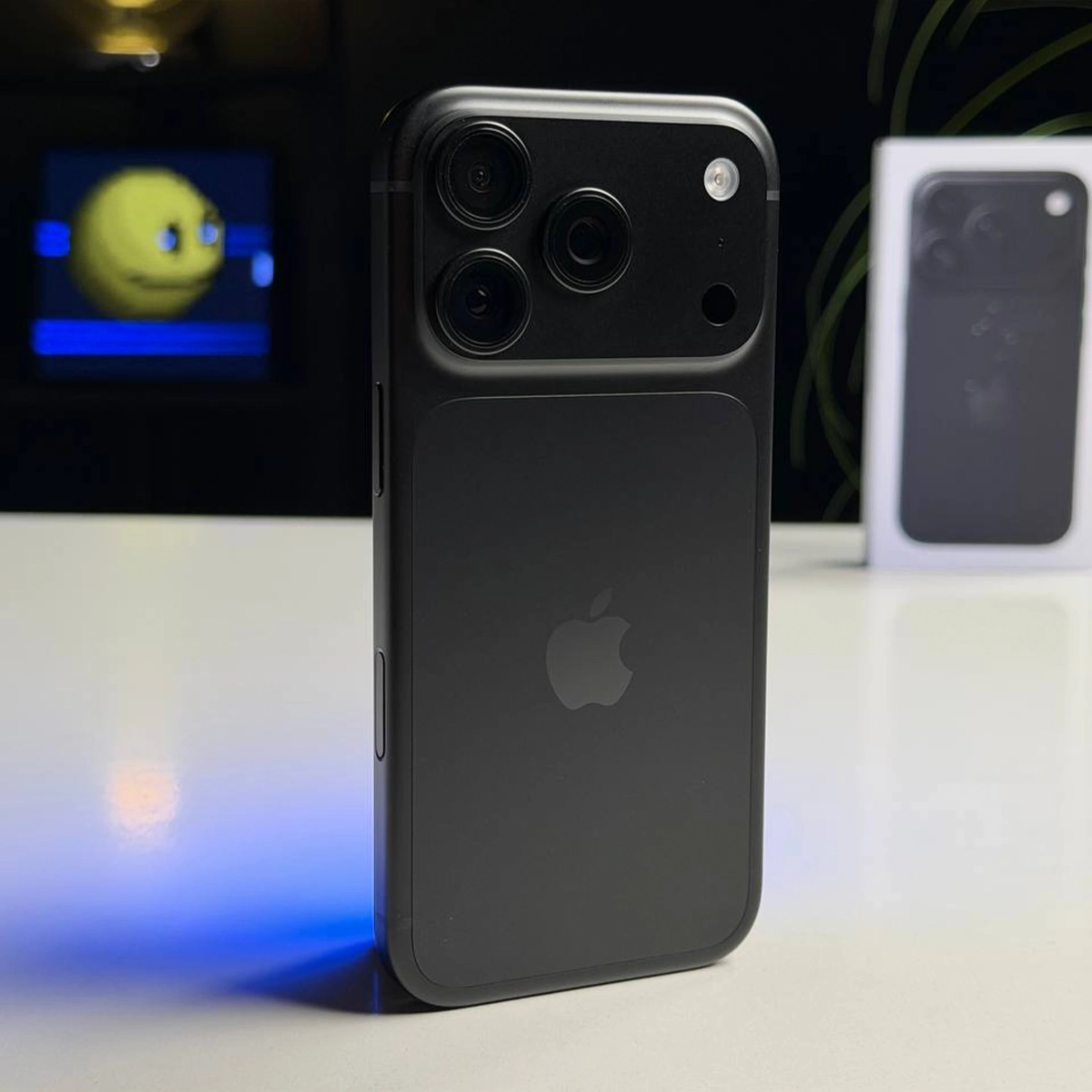 ВИТРИННЫЙ Apple iPhone 18 Pro 256GB Black (MJRP4) - Состояние: идеальное | Аккумулятор: 100% Комплектация: полный | Гарантия: 12 мес.