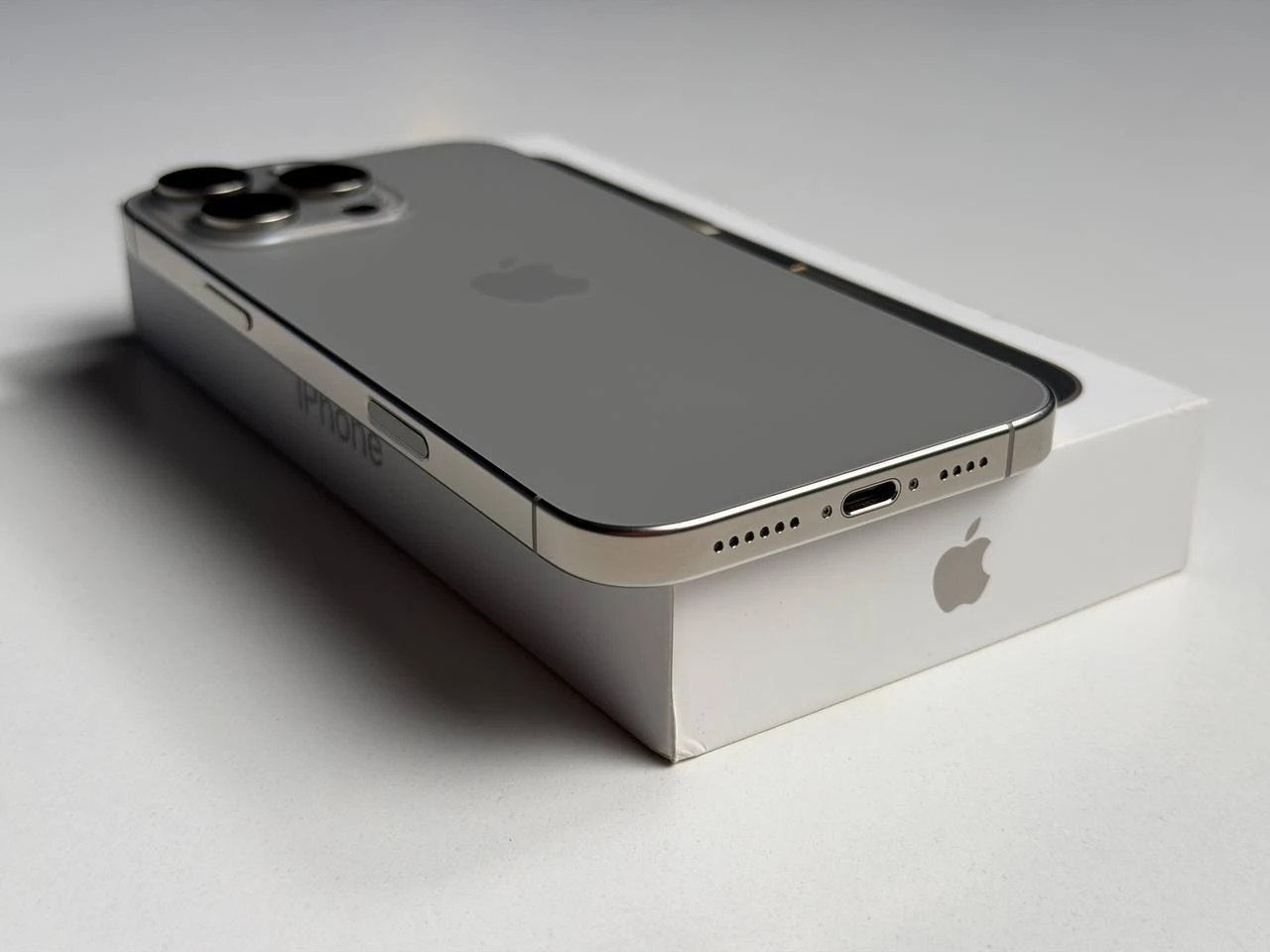 ВЖИВАНИЙ Б/У Apple iPhone 16 Pro Max 256GB Natural Titanium (MYWY3) - Стан: ідеальний | Акумулятор: 92% | Комплектація: повний | Гарантія: 3 міс.