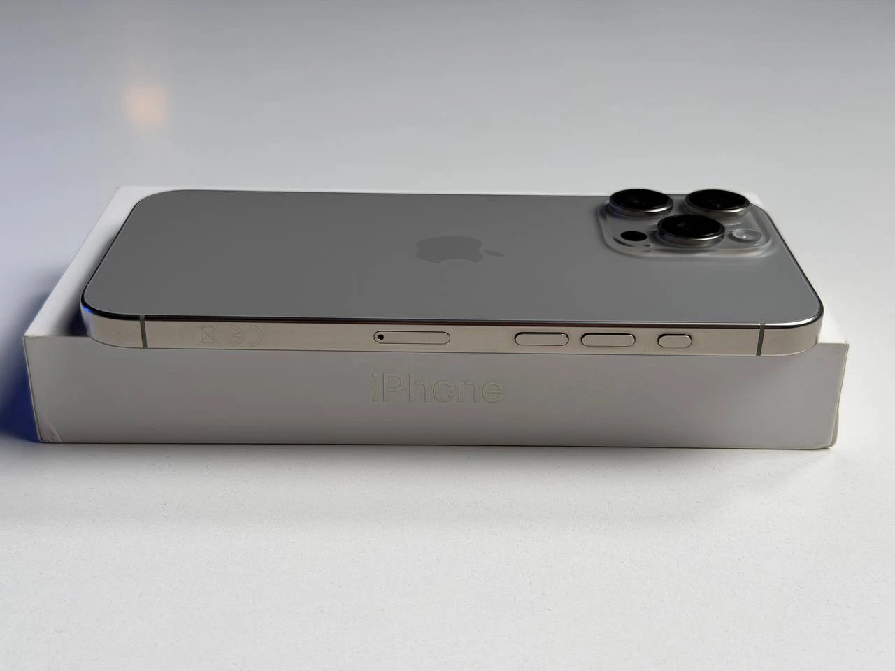 ВЖИВАНИЙ Б/У Apple iPhone 16 Pro Max 256GB Natural Titanium (MYWY3) - Стан: ідеальний | Акумулятор: 92% | Комплектація: повний | Гарантія: 3 міс.
