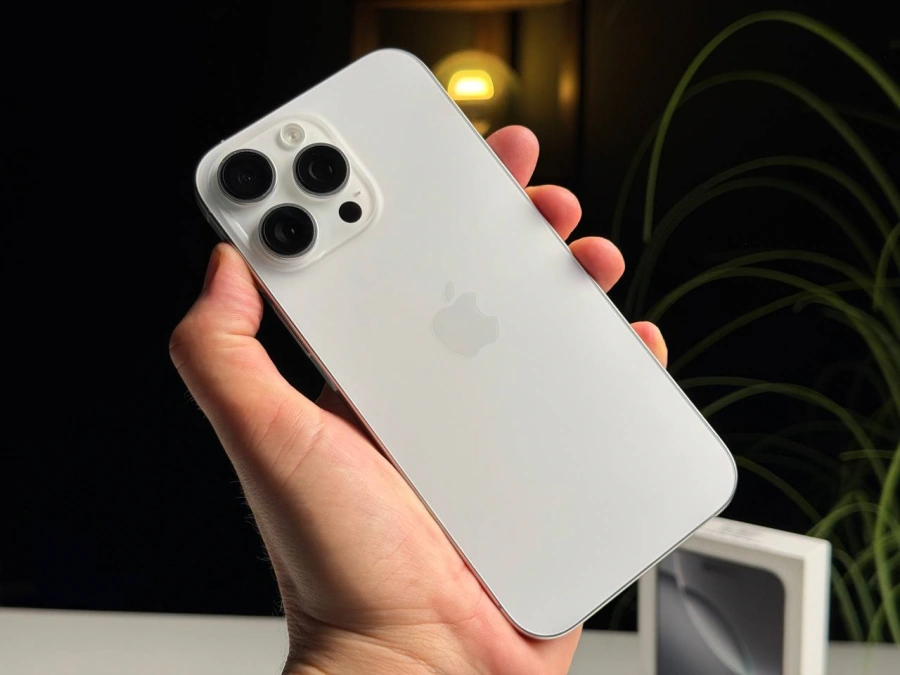 ВЖИВАНИЙ Б/У Apple iPhone 16 Pro Max 256GB White Titanium (MYWW3) - Состояние: хорошее | Аккумулятор: 95% | Комплектация: полный | Гарантия: 3 мес.