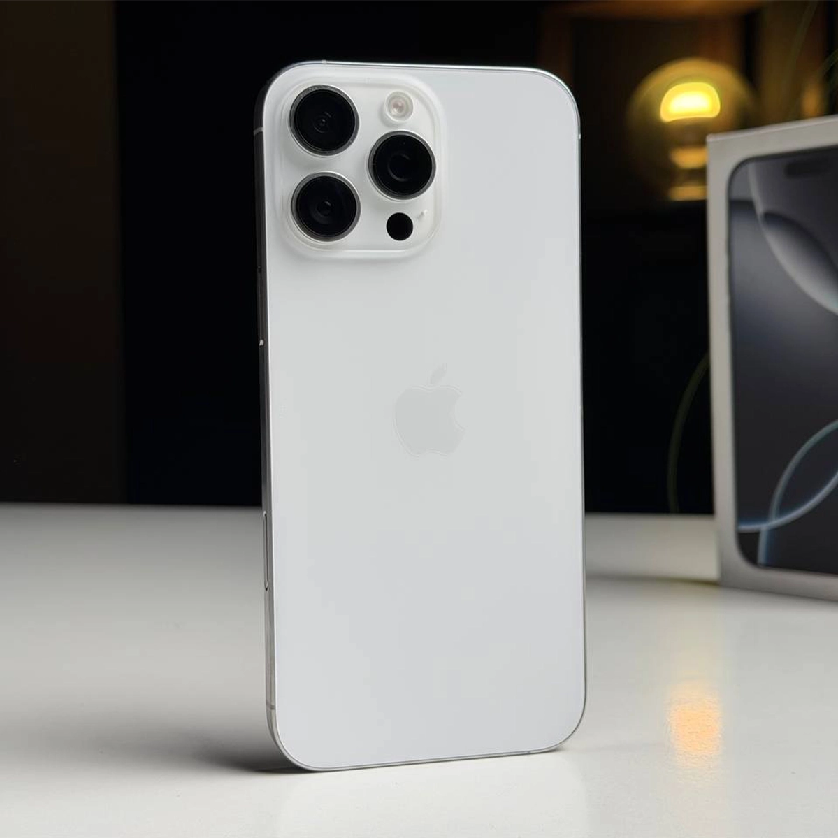 ВЖИВАНИЙ Б/У Apple iPhone 16 Pro Max 256GB White Titanium (MYWW3) - Состояние: хорошее | Аккумулятор: 95% | Комплектация: полный | Гарантия: 3 мес.