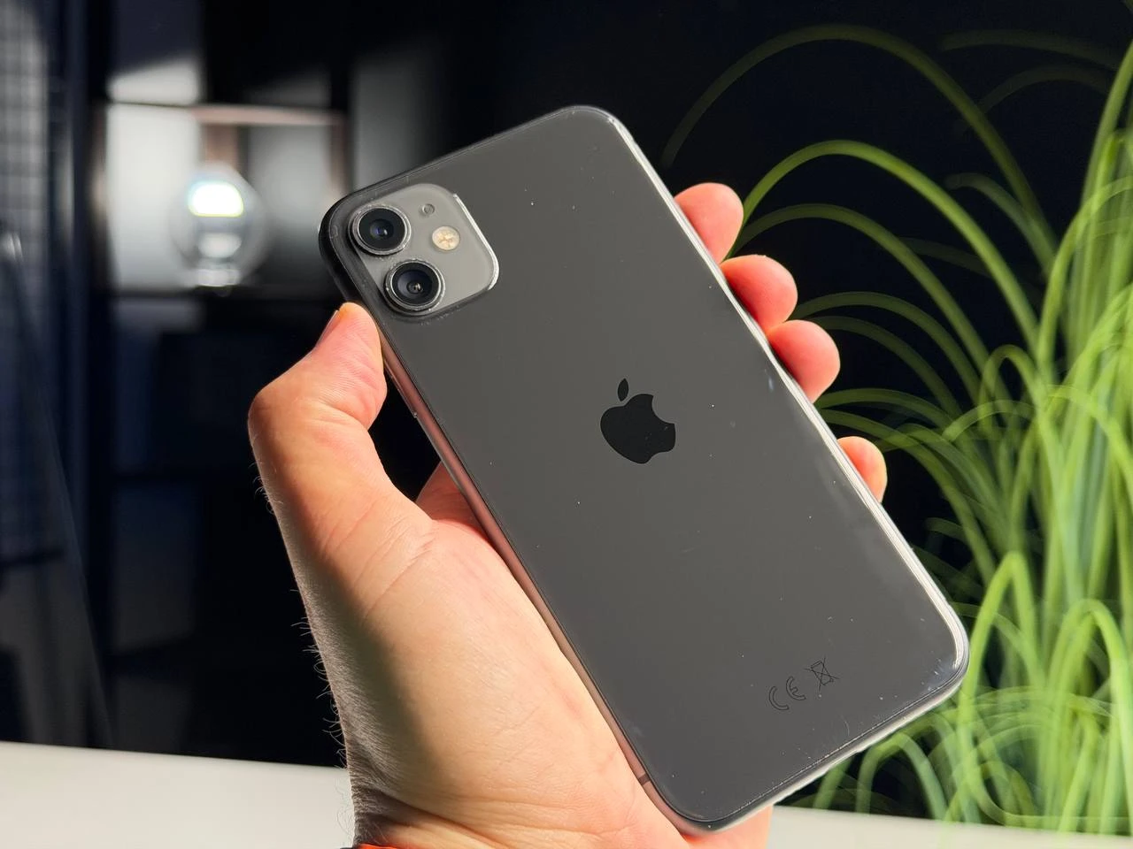 ВЖИВАНИЙ Б/У Apple iPhone 11 64GB Black (MWLT2) Full Box - Состояние: хороший | Аккумулятор: 100% | Комплектация: iPhone, кабель | Гарантия: 3 мес.