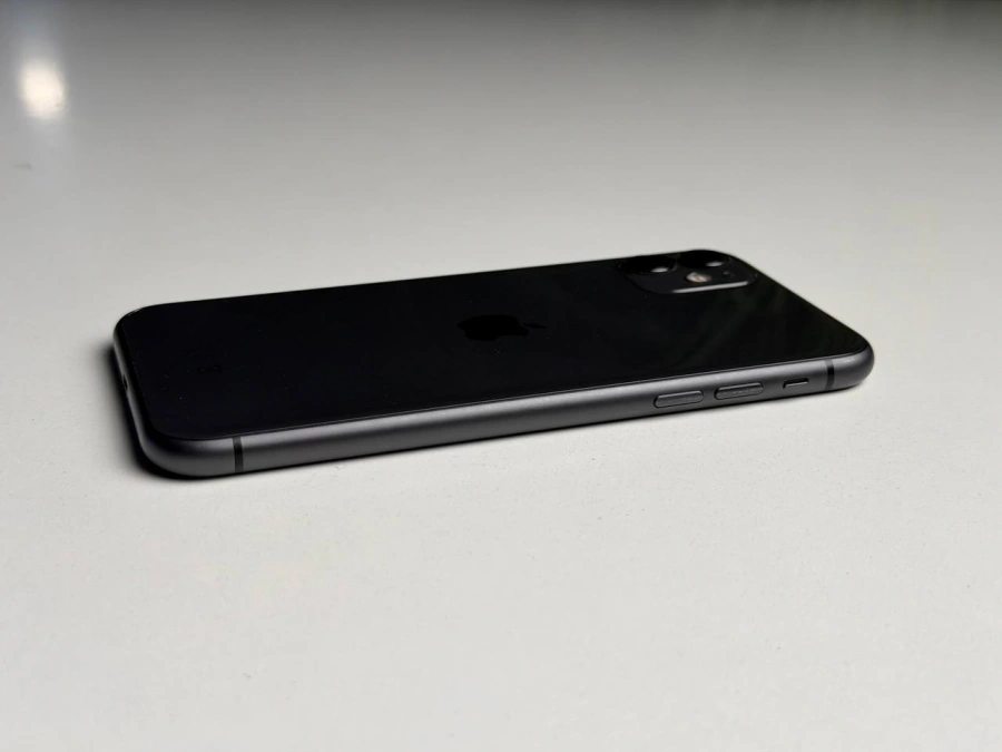 ВЖИВАНИЙ Б/У Apple iPhone 11 64GB Black (MWLT2) Full Box - Состояние: хороший | Аккумулятор: 100% | Комплектация: iPhone, кабель | Гарантия: 3 мес.