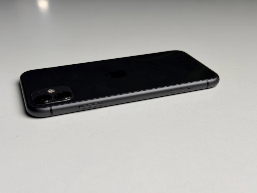 ВЖИВАНИЙ Б/У Apple iPhone 11 64GB Black (MWLT2) Full Box - Состояние: хороший | Аккумулятор: 100% | Комплектация: iPhone, кабель | Гарантия: 3 мес.