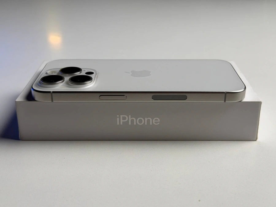 ВЖИВАНИЙ Б/У Apple iPhone 15 Pro 128GB White Titanium eSim (MTQN3) - Состояние: хороший | Аккумулятор: 100% | Комплектация: полный | Гарантия: 3 мес.