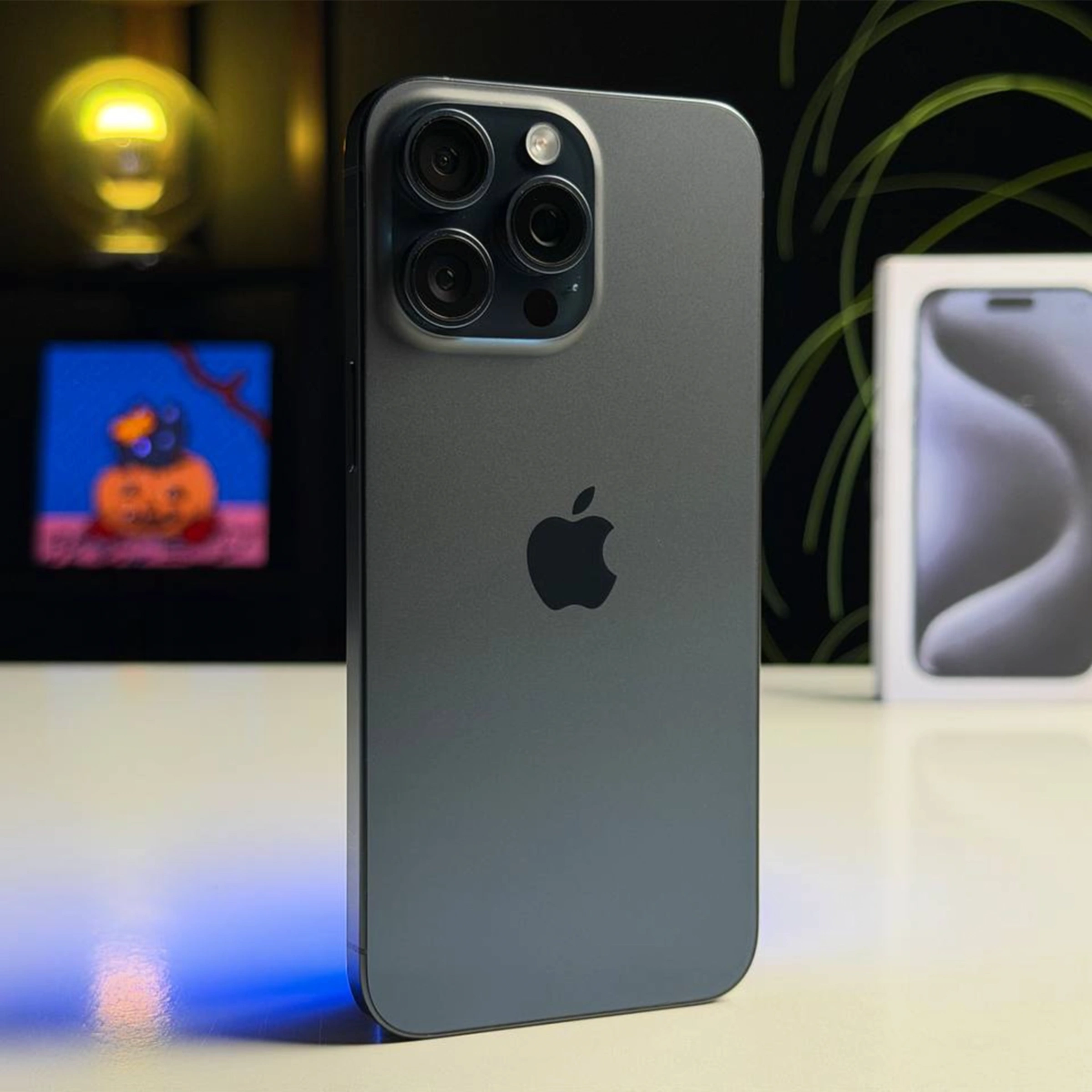 ВЖИВАНИЙ Б/У Apple iPhone 15 Pro Max 256GB Blue Titanium (MU7A3) - Состояние: хороший | Аккумулятор: 100% | Комплектация: полный | Гарантия: 3 мес.