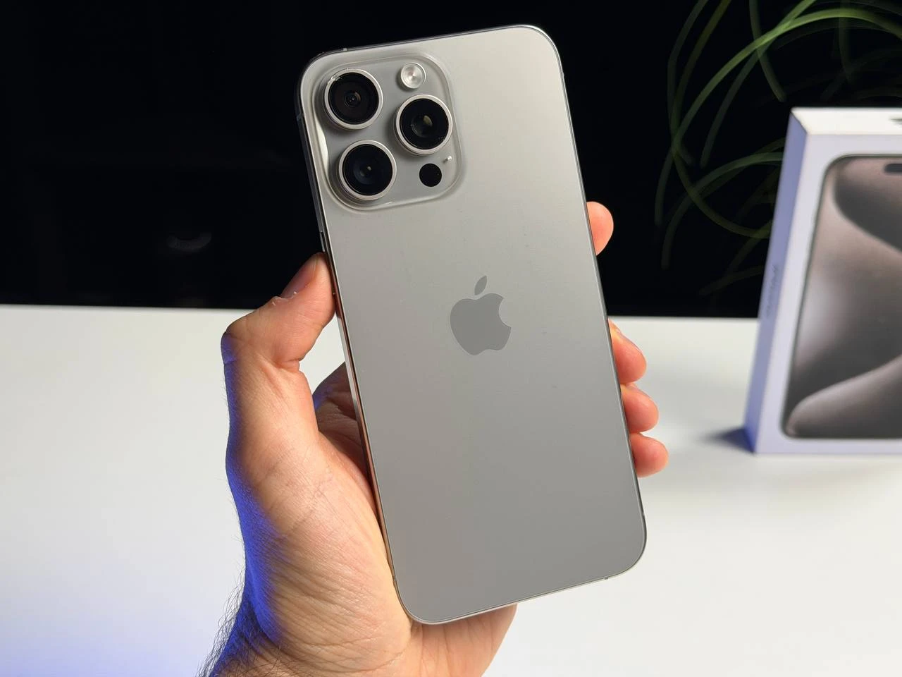 ВЖИВАНИЙ Б/У Apple iPhone 15 Pro Max 256GB Natural Titanium (MU793) - Состояние: хороший | Аккумулятор: 100% | Комплектация: полный | Гарантия: 3 мес.