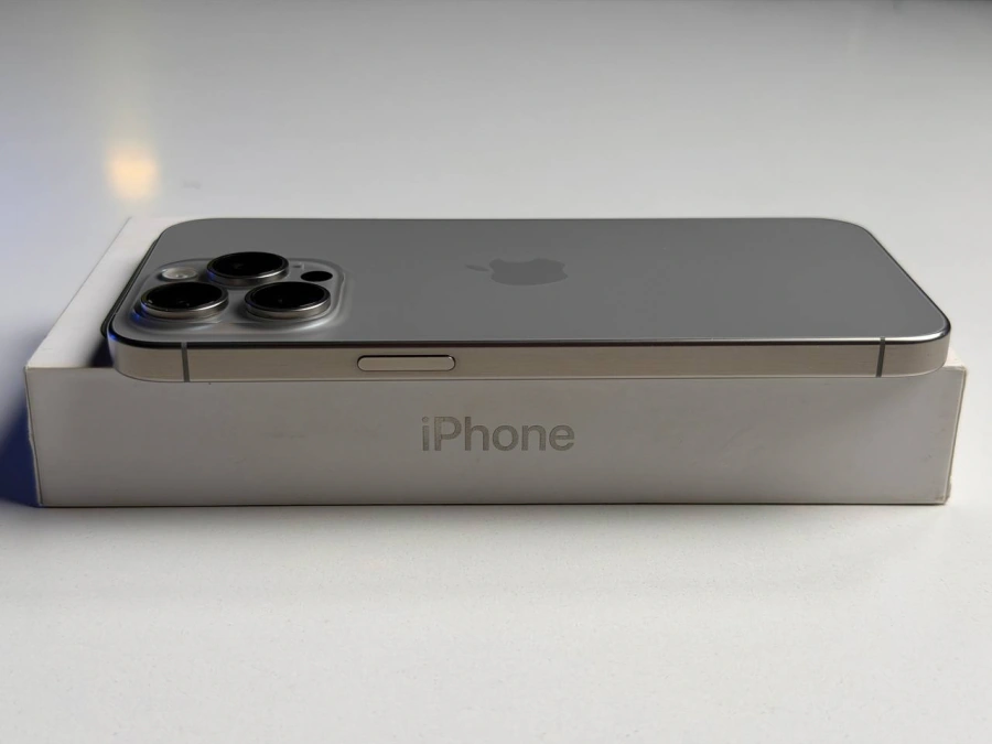 ВЖИВАНИЙ Б/У Apple iPhone 15 Pro Max 256GB Natural Titanium (MU793) - Состояние: хороший | Аккумулятор: 100% | Комплектация: полный | Гарантия: 3 мес.