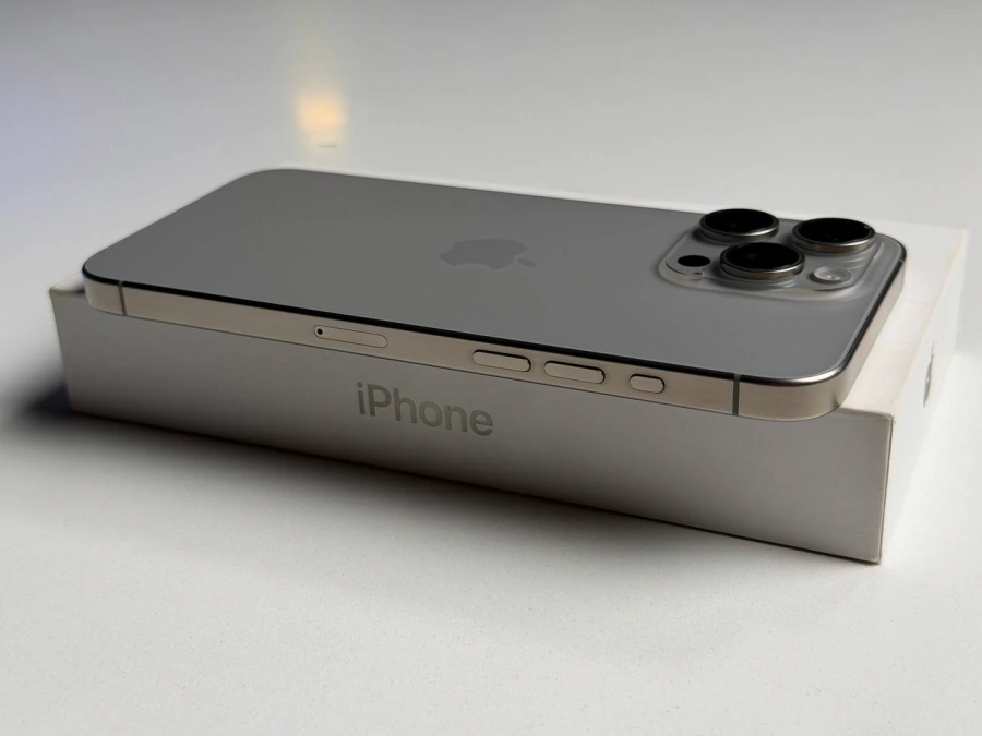 ВЖИВАНИЙ Б/У Apple iPhone 15 Pro Max 256GB Natural Titanium (MU793) - Состояние: хороший | Аккумулятор: 100% | Комплектация: полный | Гарантия: 3 мес.