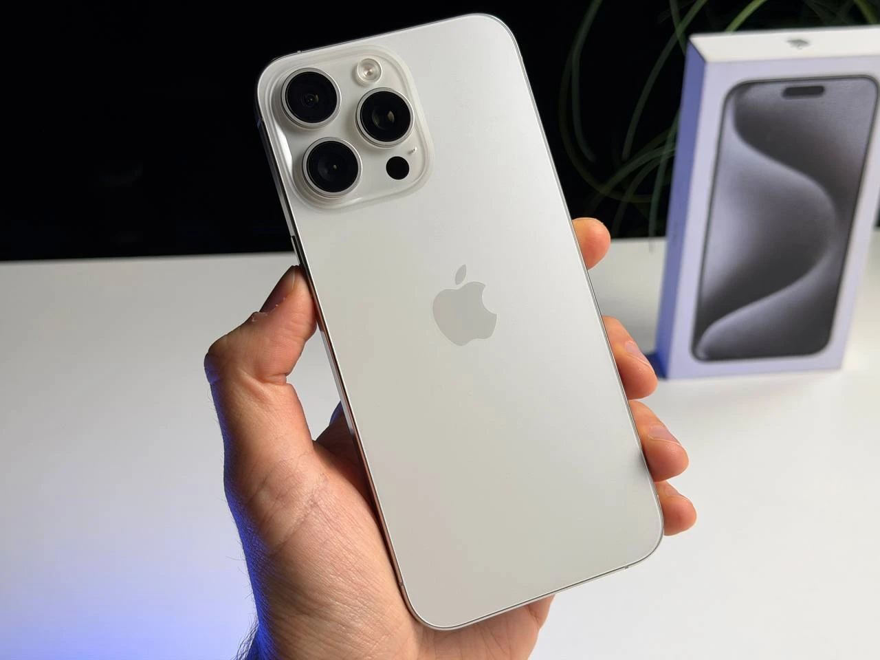 ВЖИВАНИЙ Б/У Apple iPhone 15 Pro Max 256GB White Titanium (MU783) - Состояние: хороший | Аккумулятор: 100% | Комплектация: полный | Гарантия: 3 мес.