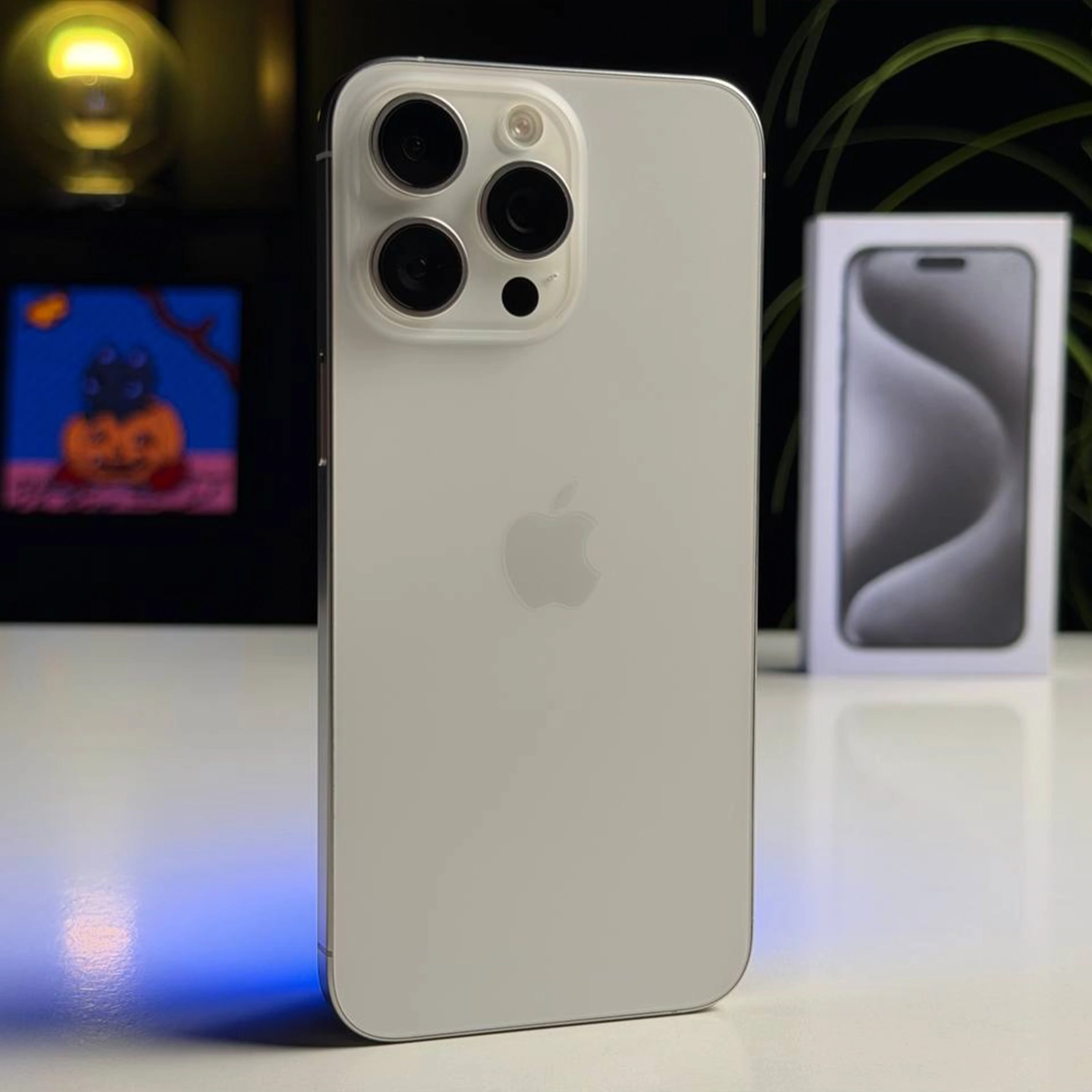 ВЖИВАНИЙ Б/У Apple iPhone 15 Pro Max 256GB White Titanium (MU783) - Состояние: хороший | Аккумулятор: 100% | Комплектация: полный | Гарантия: 3 мес.
