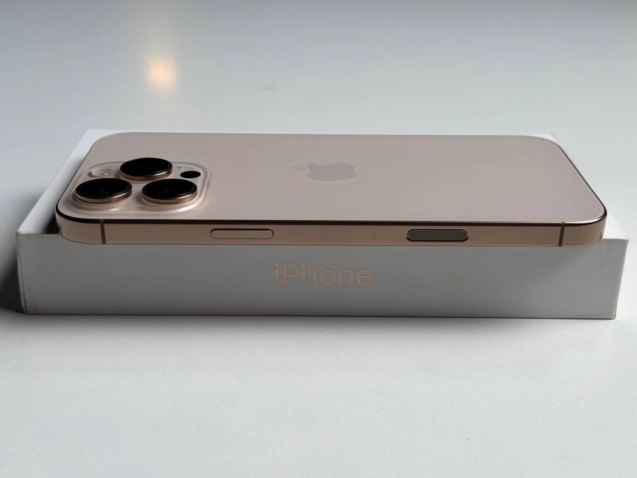 ВЖИВАНИЙ Б/У Apple iPhone 16 Pro Max 1TB eSim Desert Titanium (MYWE3) - Состояние: хороший | Аккумулятор: 90% | Комплектация: полный | Гарантия: 3 мес.