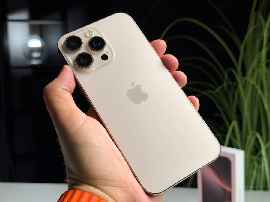 ВЖИВАНИЙ Б/У Apple iPhone 16 Pro Max 512GB Desert Titanium (MYX23) - Состояние: хороший | Аккумулятор: 88% | Комплектация: полный | Гарантия: 3 мес.