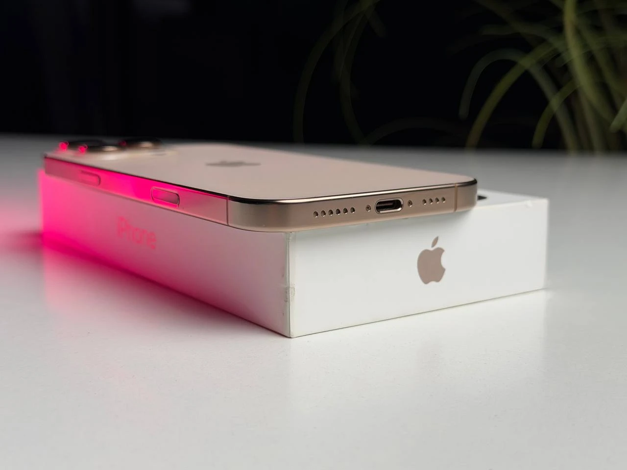 ВЖИВАНИЙ Б/У Apple iPhone 16 Pro Max 512GB Desert Titanium (MYX23) - Состояние: хороший | Аккумулятор: 88% | Комплектация: полный | Гарантия: 3 мес.