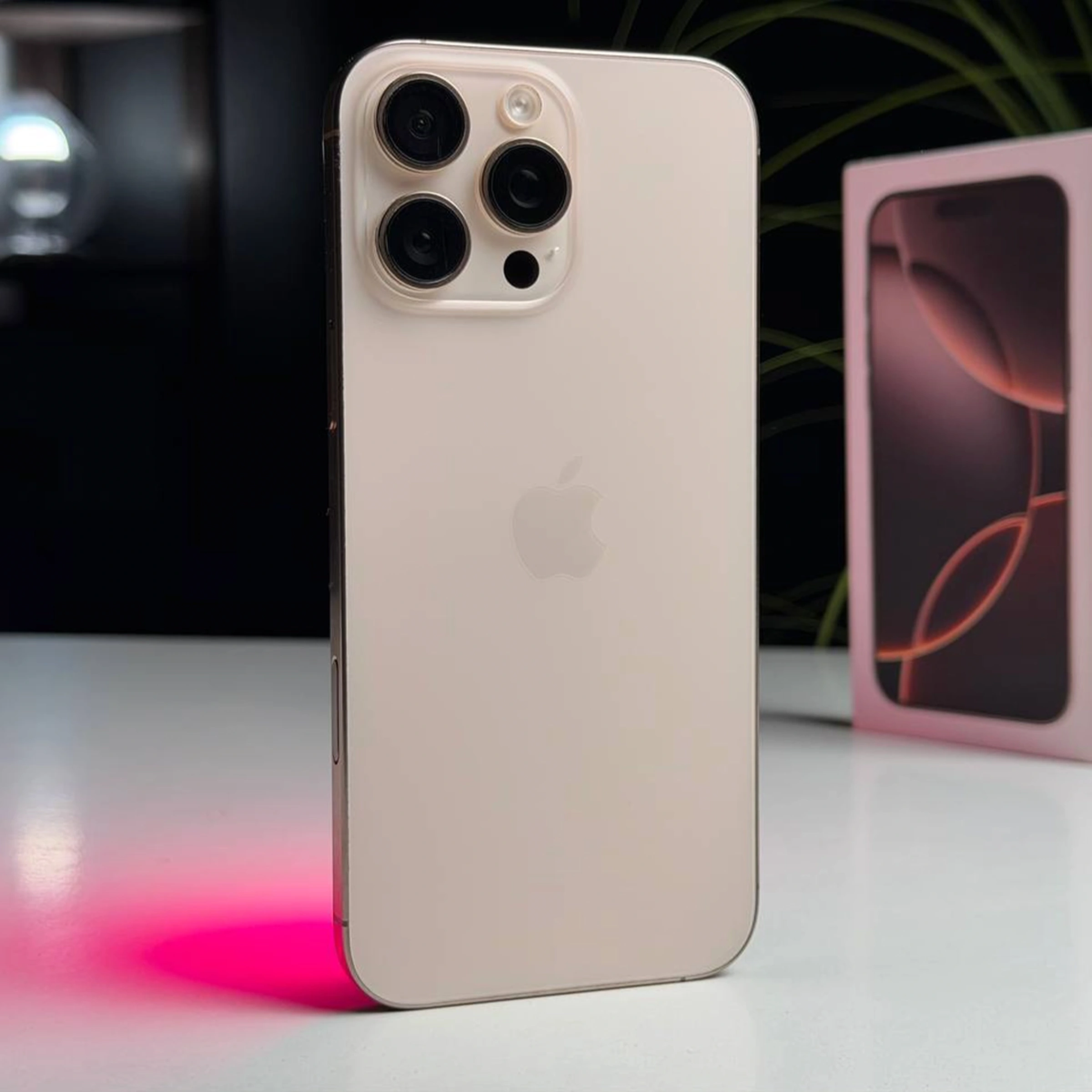 ВЖИВАНИЙ Б/У Apple iPhone 16 Pro Max 512GB Desert Titanium (MYX23) - Состояние: хороший | Аккумулятор: 88% | Комплектация: полный | Гарантия: 3 мес.