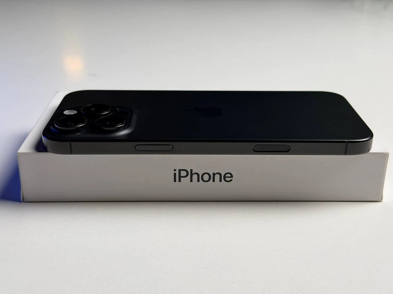 ВЖИВАНИЙ Б/У Apple iPhone 16 Pro Max 512GB eSim Black Titanium (MYW73) - Состояние: хороший | Аккумулятор: 89% | Комплектация: полный | Гарантия: 3 мес.