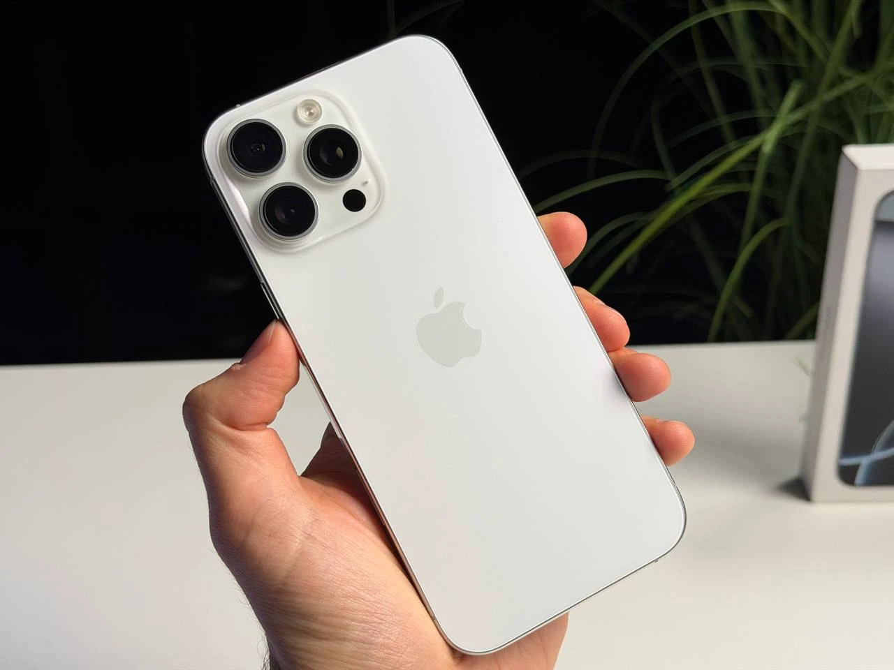 ВЖИВАНИЙ Б/У Apple iPhone 16 Pro Max 512GB White Titanium (MYX13) - Состояние: хороший | Аккумулятор: 89% | Комплектация: полный | Гарантия: 3 мес.