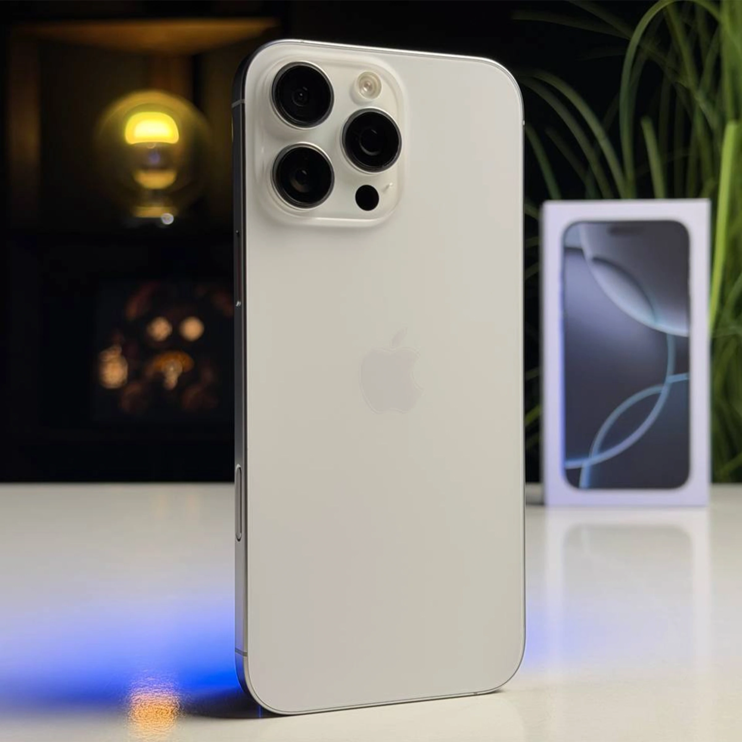 ВЖИВАНИЙ Б/У Apple iPhone 16 Pro Max 512GB White Titanium (MYX13) - Состояние: хороший | Аккумулятор: 89% | Комплектация: полный | Гарантия: 3 мес.