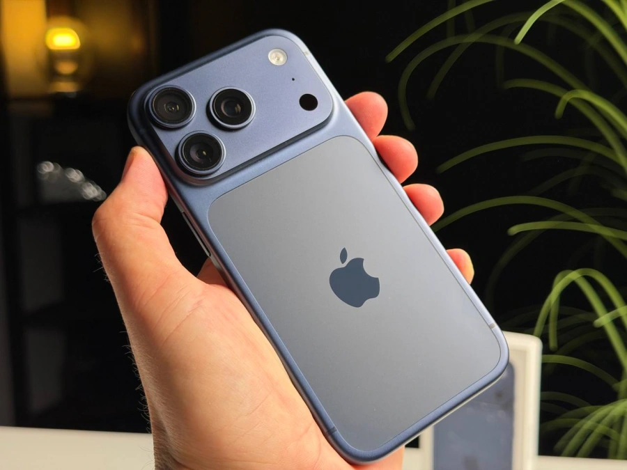 ВЖИВАНИЙ Б/У Apple iPhone 17 Pro 512GB Deep Blue (MG8N4) - Стан: гарний | Акумулятор: 93% | Комплектація: повний | Гарантія: 3 міс.