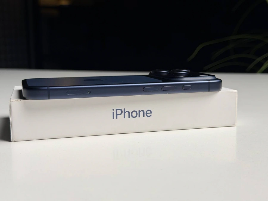 ВЖИВАНИЙ Б/У Apple iPhone 17 Pro 512GB Deep Blue (MG8N4) - Стан: гарний | Акумулятор: 93% | Комплектація: повний | Гарантія: 3 міс.