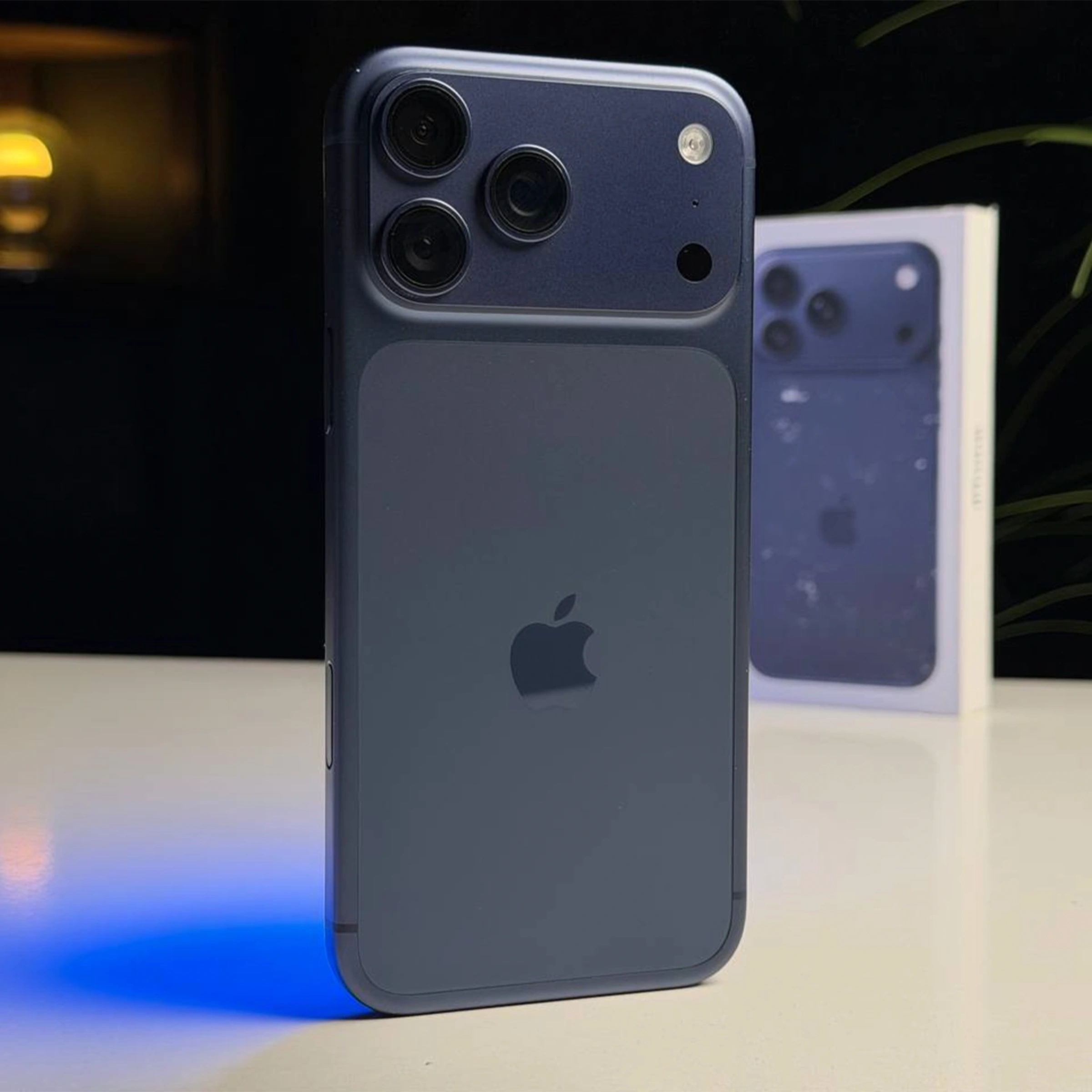 ВЖИВАНИЙ Б/У Apple iPhone 17 Pro Max 1TB Deep Blue (MFYX4) - Стан: гарний | Акумулятор: 93% | Комплектація: повний | Гарантія: 3 міс.