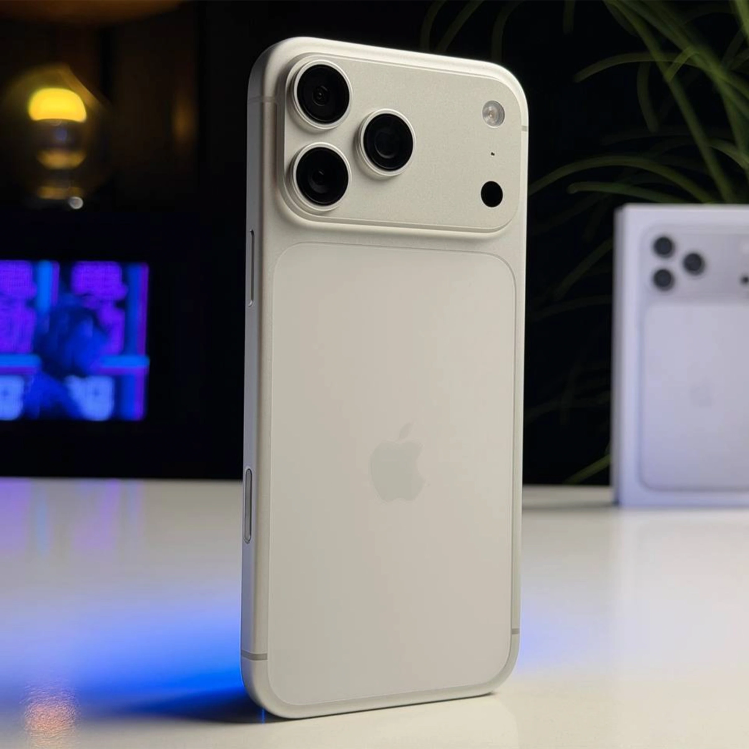 ВЖИВАНИЙ Б/У Apple iPhone 17 Pro Max 512GB eSim Silver (MFXK4, MFYC4) - Стан: ідеальний | Акумулятор: 96% | Комплектація: повний | Гарантія: 3 міс.
