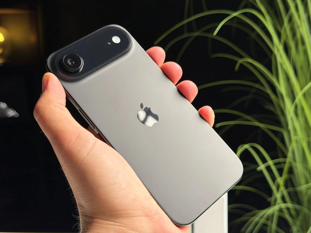 ВЖИВАНИЙ Б/У Apple iPhone Air 256GB Space Black (MG2L4, MG184, MG274) - Стан: гарний | Акумулятор: 99% | Комплектація: повний | Гарантія: 3 міс.