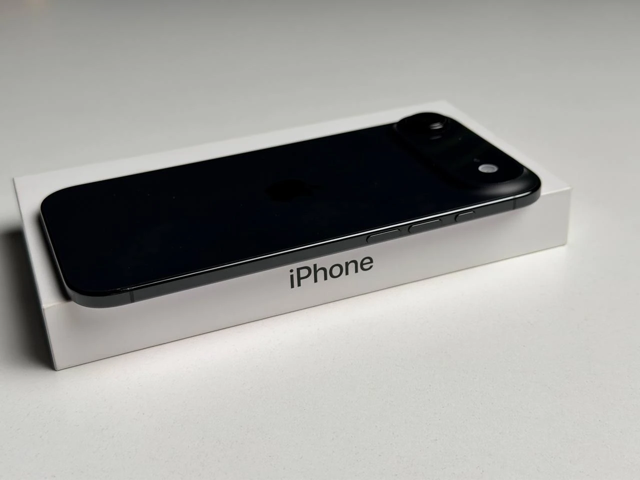 ВЖИВАНИЙ Б/У Apple iPhone Air 256GB Space Black (MG2L4, MG184, MG274) - Стан: гарний | Акумулятор: 99% | Комплектація: повний | Гарантія: 3 міс.