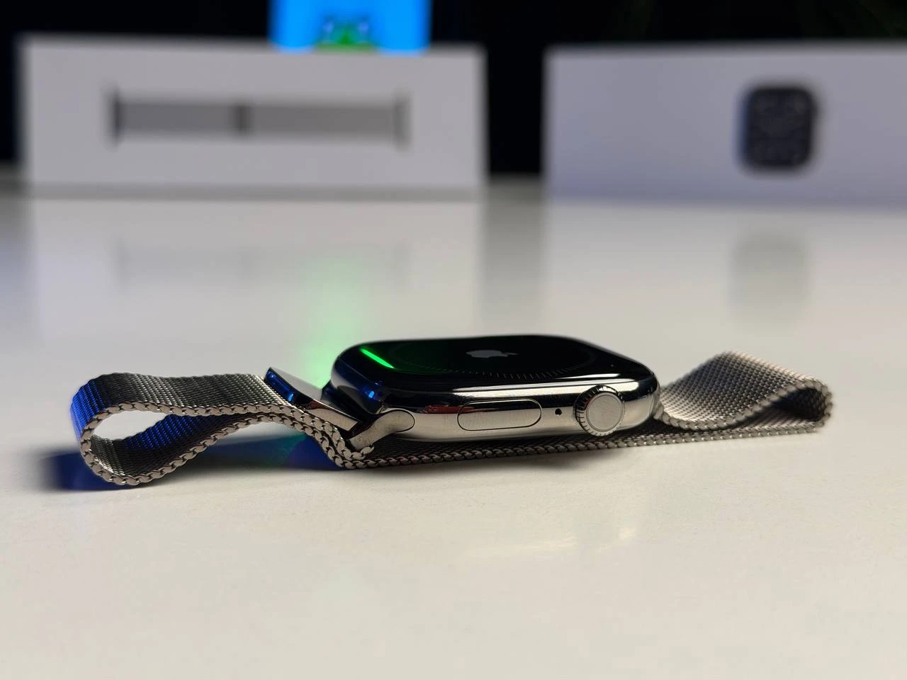 ВИТРИННЫЙ Apple Watch Series 11 GPS + Cellular 46mm Natural Titanium Case with Natural Milanese Loop - S/M (MFCY4) - Состояние: идеальный | Аккумулятор: 100% | Комплектация: полный | Гарантия: 3 мес.