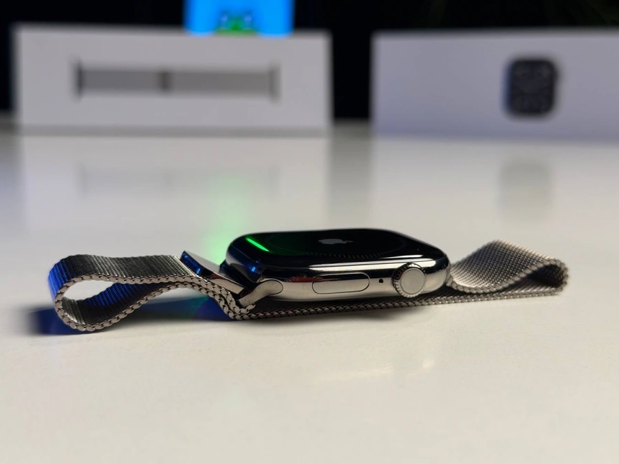 ВИТРИННЫЙ Apple Watch Series 11 GPS + Cellular 46mm Natural Titanium Case with Natural Milanese Loop - S/M (MFCY4) - Состояние: идеальный | Аккумулятор: 100% | Комплектация: полный | Гарантия: 3 мес.