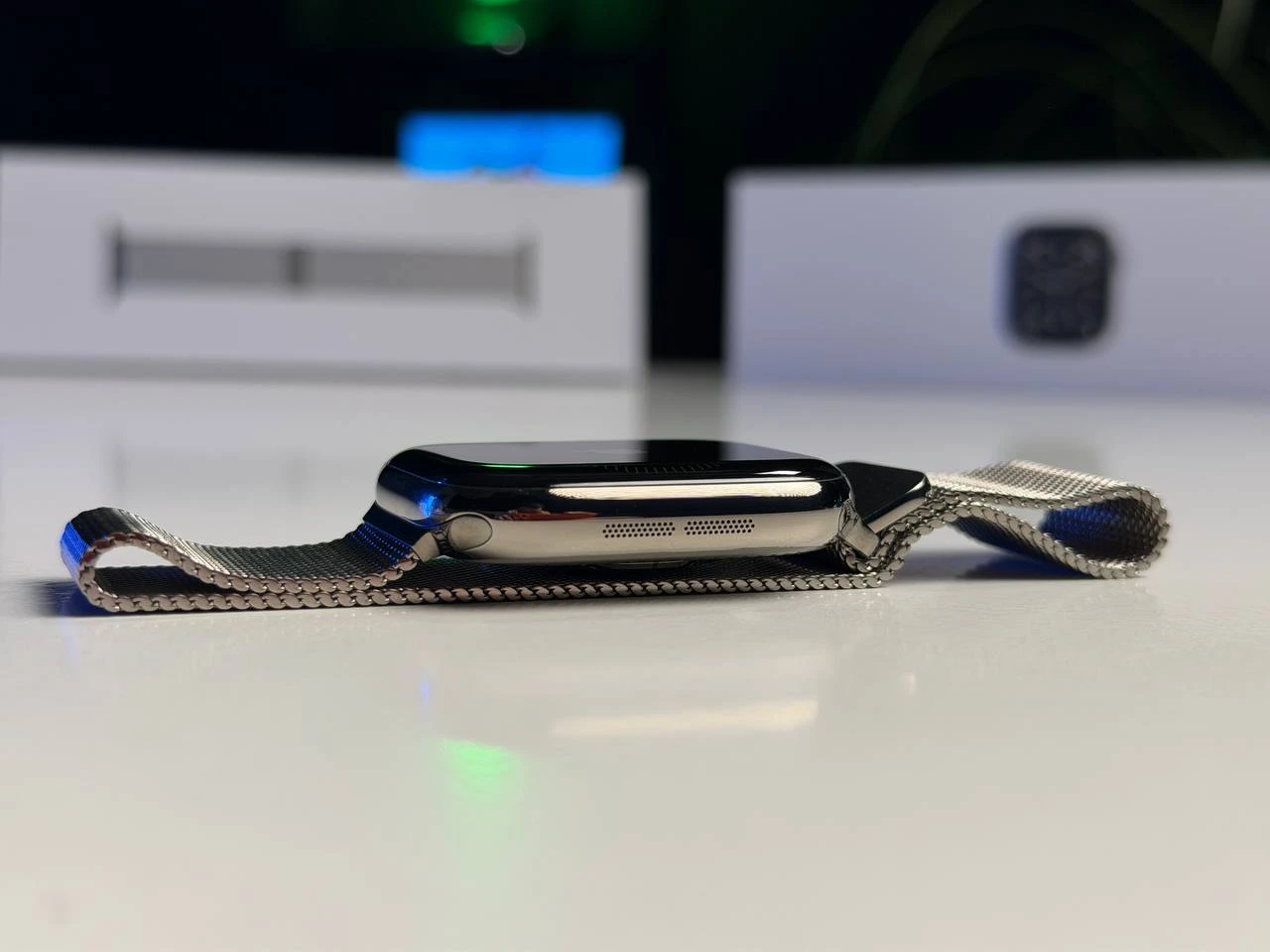 ВИТРИННЫЙ Apple Watch Series 11 GPS + Cellular 46mm Natural Titanium Case with Natural Milanese Loop - S/M (MFCY4) - Состояние: идеальный | Аккумулятор: 100% | Комплектация: полный | Гарантия: 3 мес.