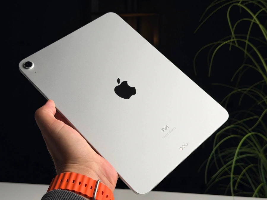 ВЖИВАНИЙ Б/У iPad Air 4 10.9 '' Wi-Fi 256GB Silver (MYFW2) - Стан: задовільний | Акумулятор: 89% | Комплектація: iPad, кабель | Гарантія: 3 міс.