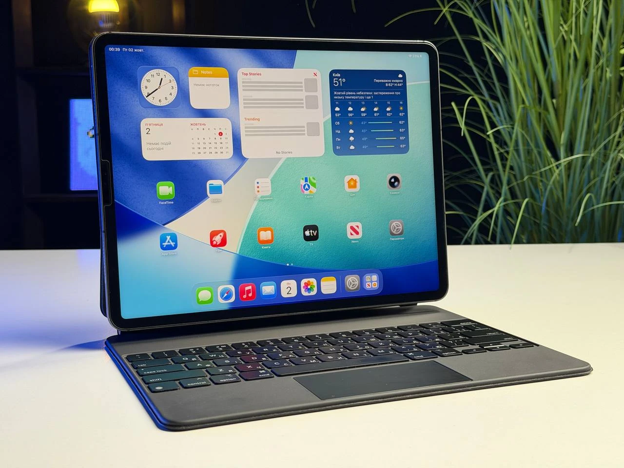 ВЖИВАНИЙ Б/У iPad Pro 12.9" 2021 Wi-Fi + Cellular 256GB Space Gray (MHNW3, MHR63) - Стан: гарний | Акумулятор: 100% | Комплектація: iPad, клавіатура, кабель | Гарантія: 3 міс.