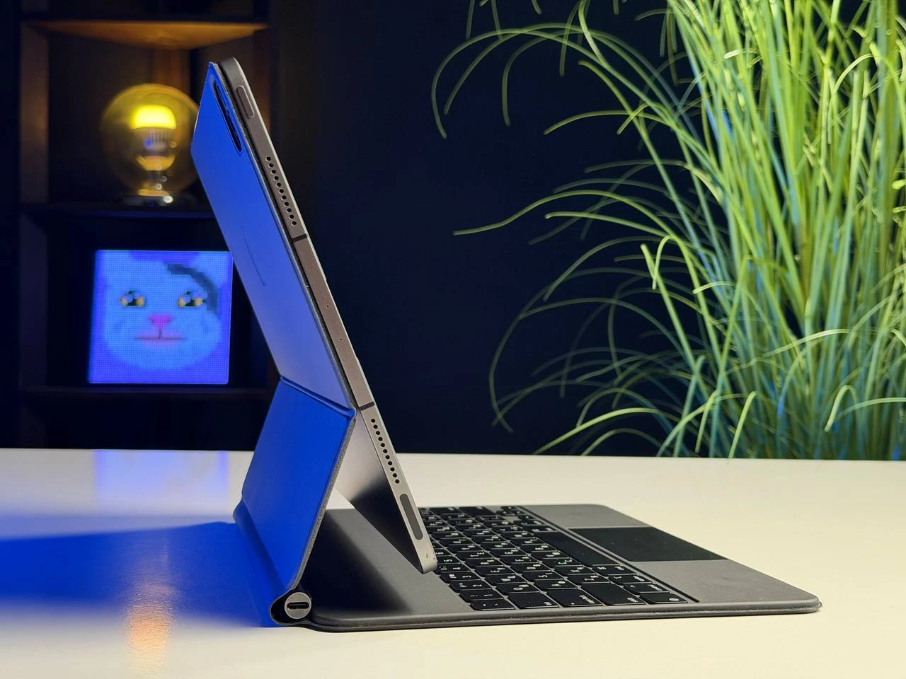 ВЖИВАНИЙ Б/У iPad Pro 12.9" 2021 Wi-Fi + Cellular 256GB Space Gray (MHNW3, MHR63) - Стан: гарний | Акумулятор: 100% | Комплектація: iPad, клавіатура, кабель | Гарантія: 3 міс.