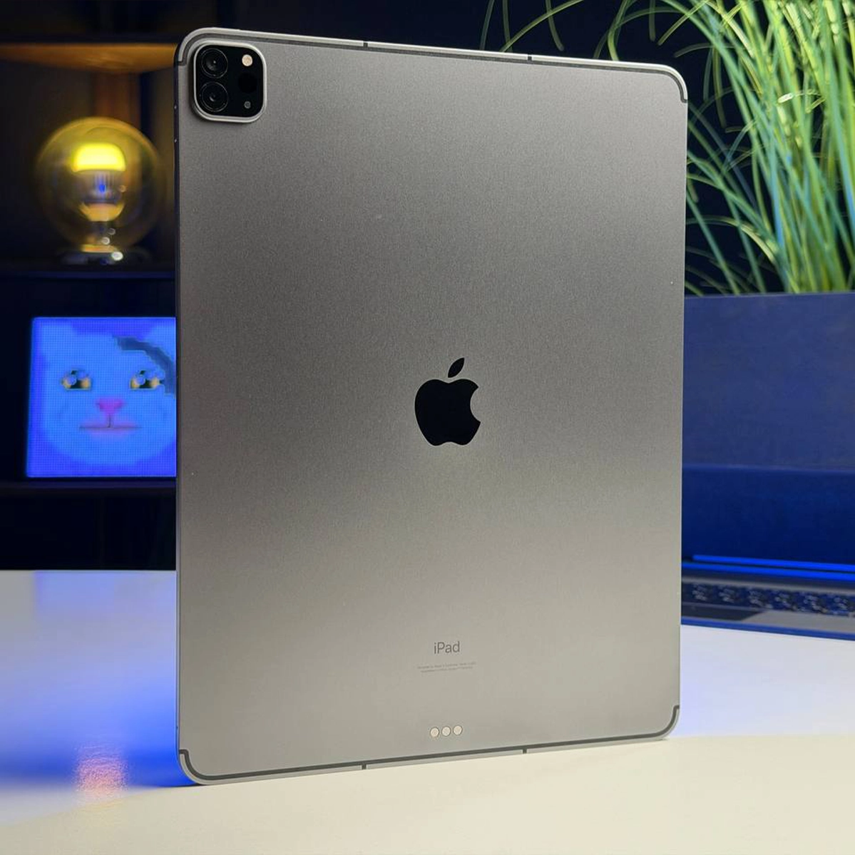 ВЖИВАНИЙ Б/У iPad Pro 12.9" 2021 Wi-Fi + Cellular 256GB Space Gray (MHNW3, MHR63) - Стан: гарний | Акумулятор: 100% | Комплектація: iPad, клавіатура, кабель | Гарантія: 3 міс.