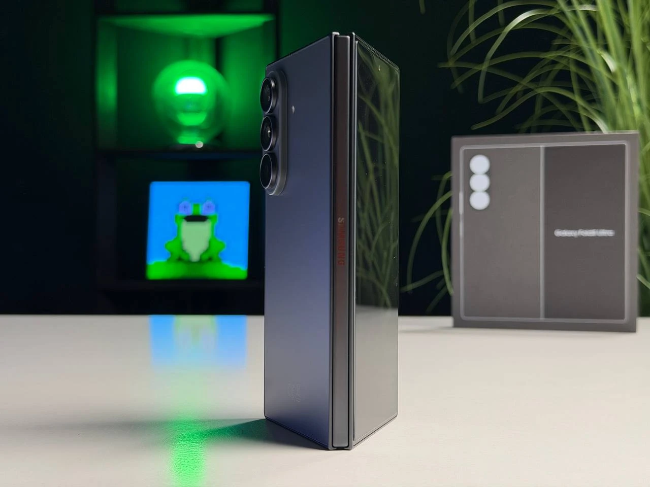 ВЖИВАНИЙ Б/У Смартфон Samsung Galaxy Fold 8 Ultra 16/1TB - Graphite (SM-F976BZKN) - Состояние: идеальный | Аккумулятор: 100% | Комплектация: полный | Гарантия: 3 мес.